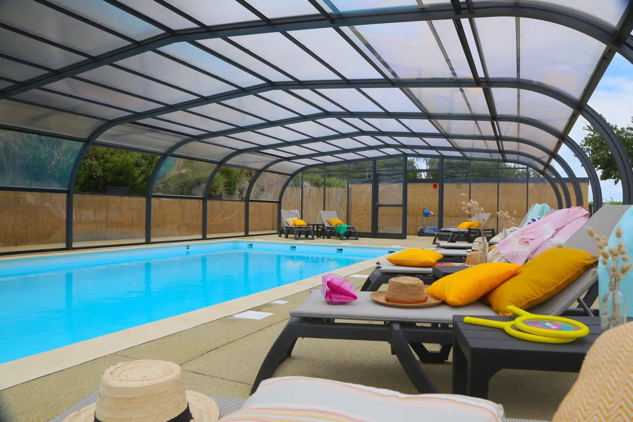 Heated indoor pool at the campsite in Brittany